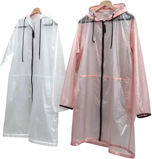 白色和红色的雨衣